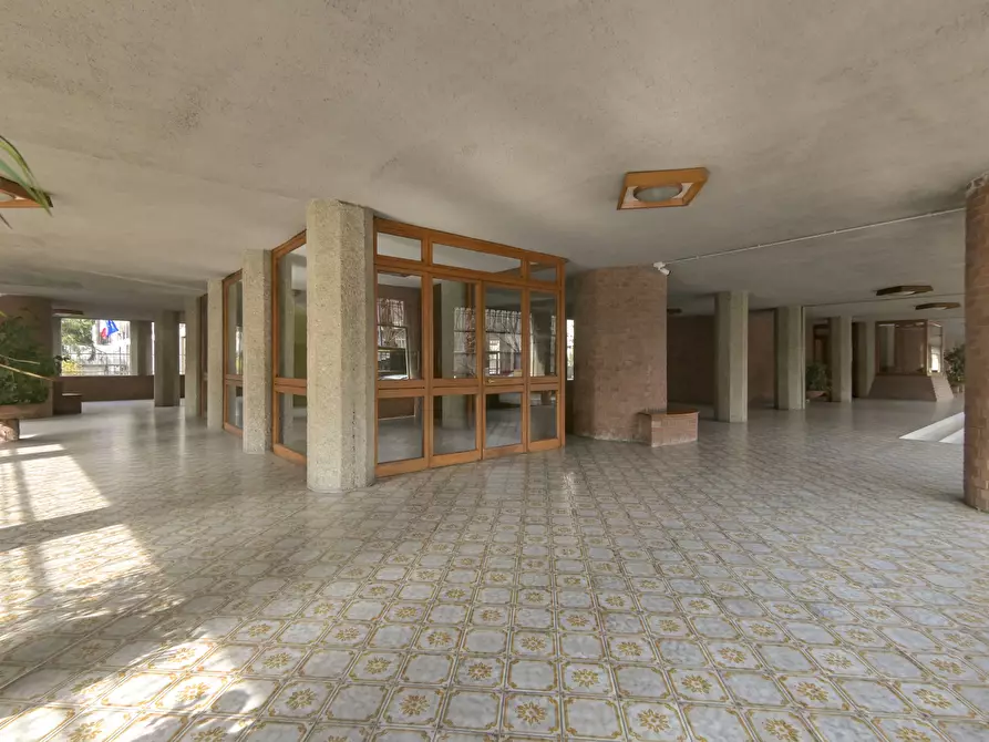 Immagine 51 di Pentalocale in vendita  in Via Trana a Torino