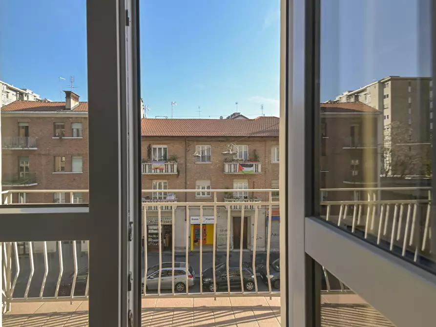 Immagine 16 di Quadrilocale in vendita  in via Livorno 9 a Torino