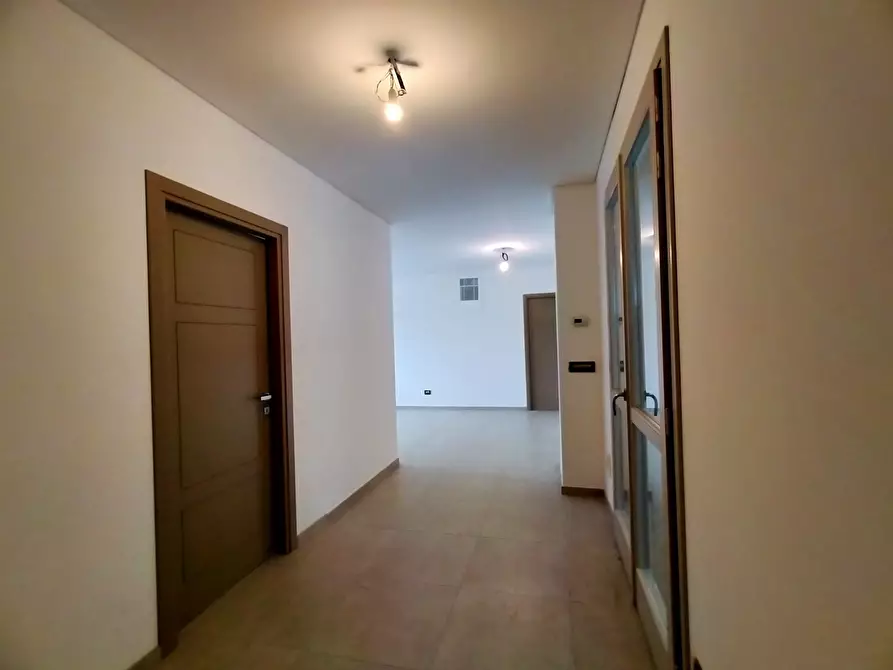 Immagine 3 di Trilocale in vendita  in Via Pietro Cossa 105 a Torino