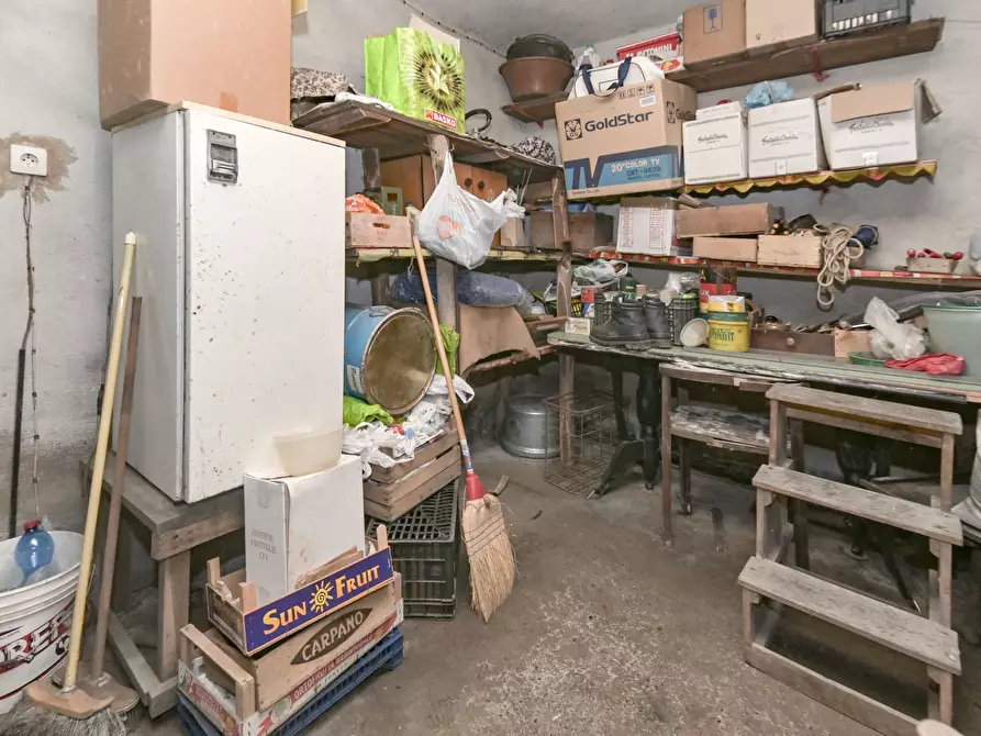 Immagine 41 di Pentalocale in vendita  in via torino 4 a Lemie