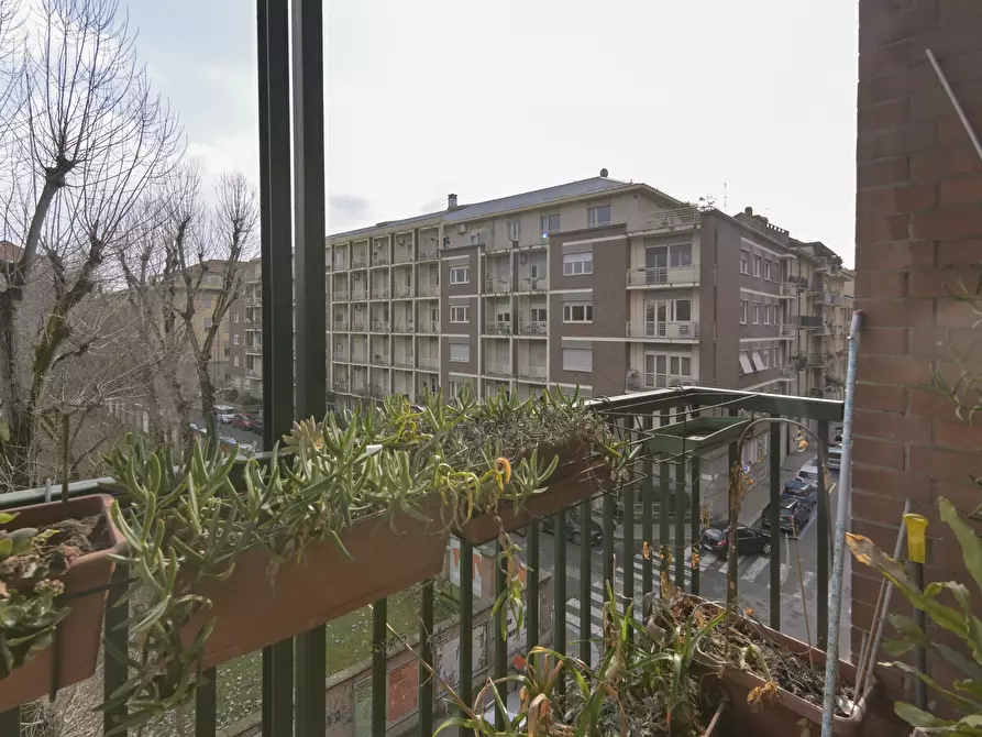 Immagine 55 di Pentalocale in vendita  in Via Trana a Torino