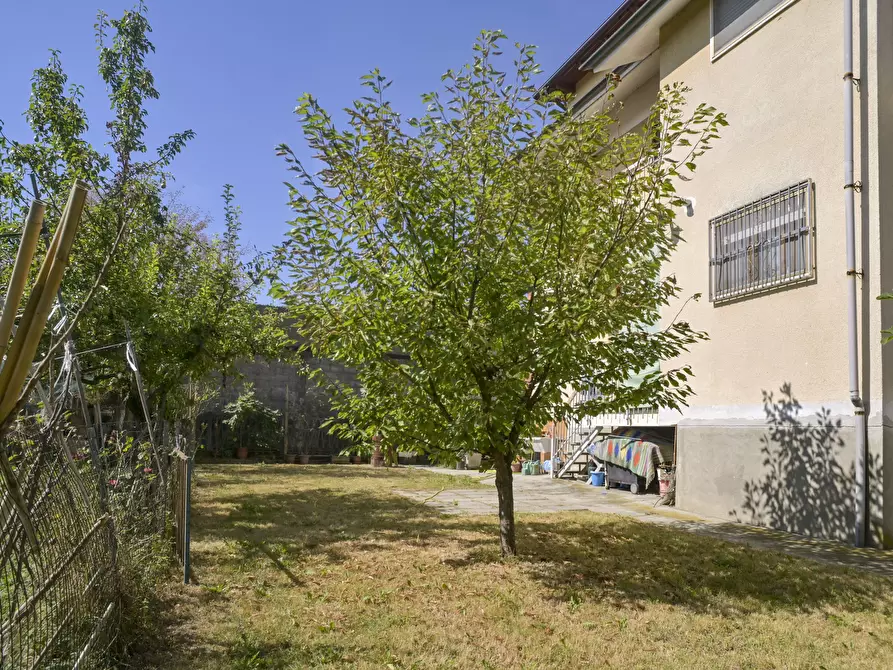 Immagine 120 di Casa bifamiliare in vendita  in Via Settimo 80 a Leini