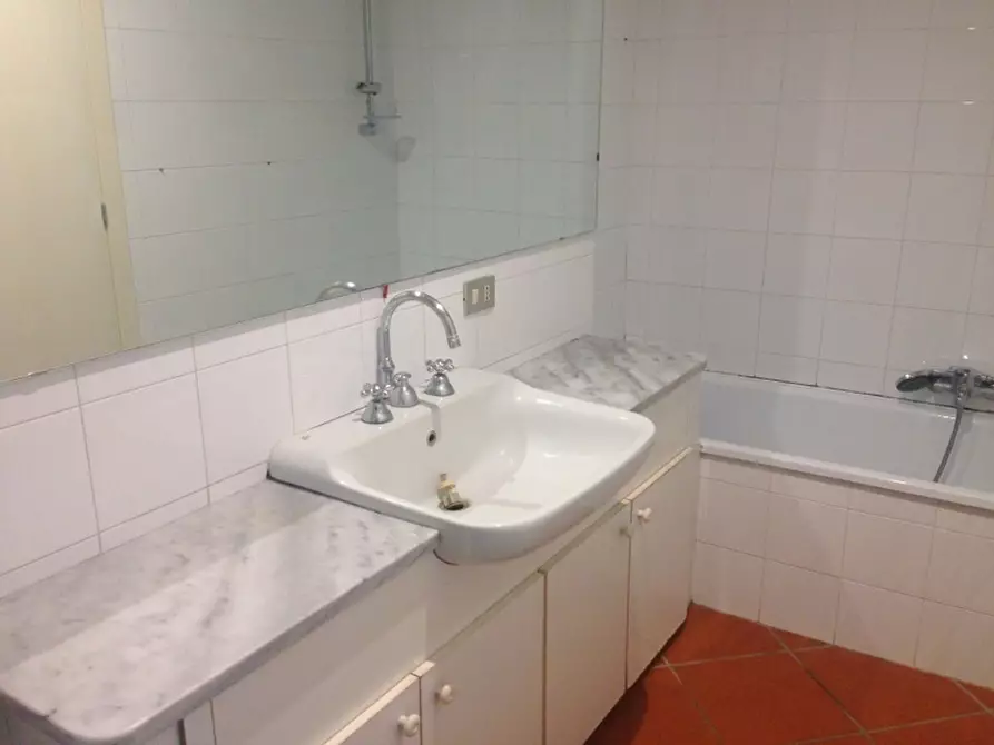 Immagine 13 di Rustico / casale in affitto  in Strada Comunale di Mongreno 158 a Torino