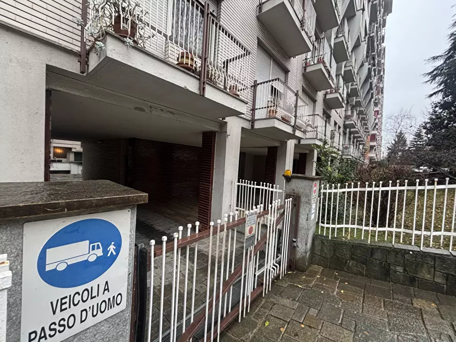 Immagine 5 di Garage in affitto  in CORSO MONTECUCCO 85 a Torino