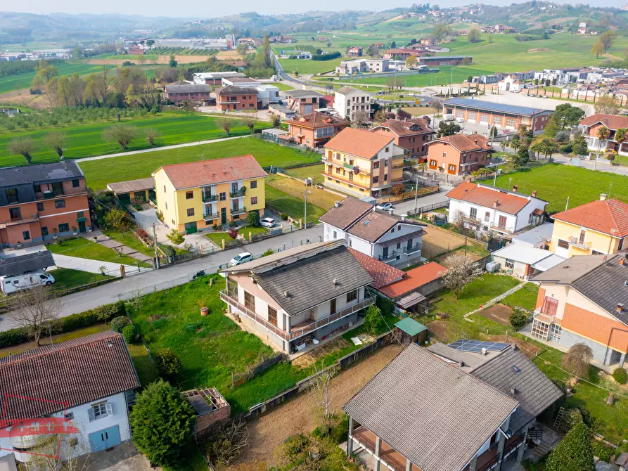 Immagine 5 di Villa in vendita  in via rossini 5 a San Damiano D'asti