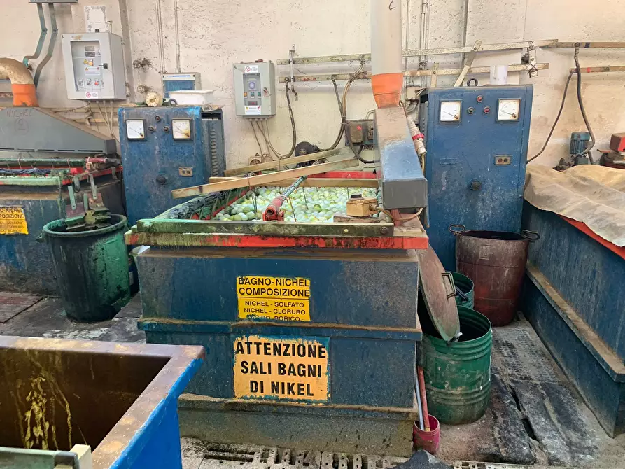 Immagine 3 di Attività artigianale in vendita  in Via Fratelli Garrone 5 a Torino