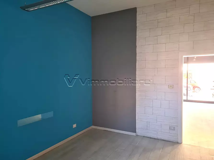 Immagine 11 di Locale commerciale in affitto  in Via Roma a Noventa Vicentina