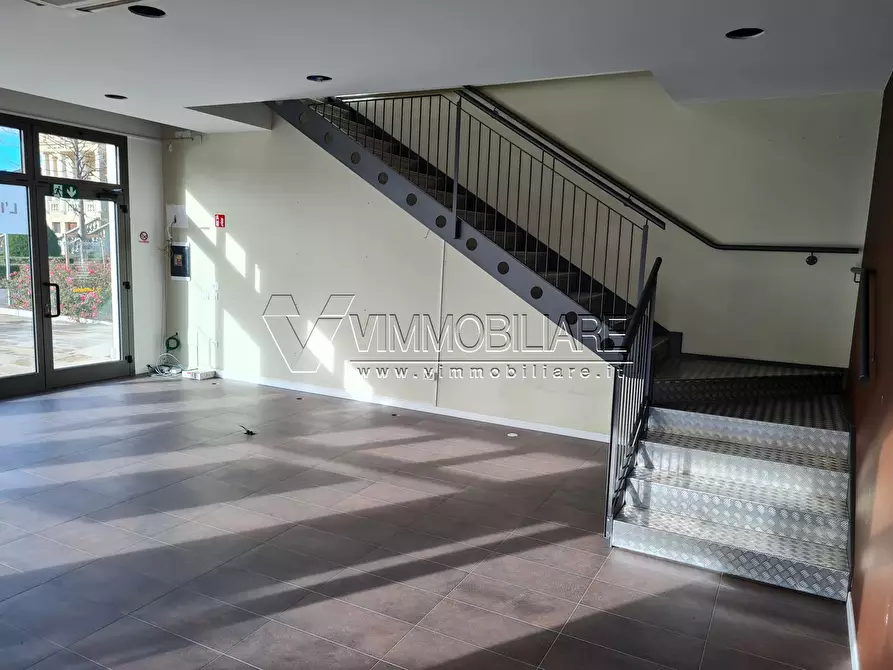 Immagine 11 di Locale commerciale in vendita  in via Carlo Porta angolo via Palladio 1 a Noventa Vicentina