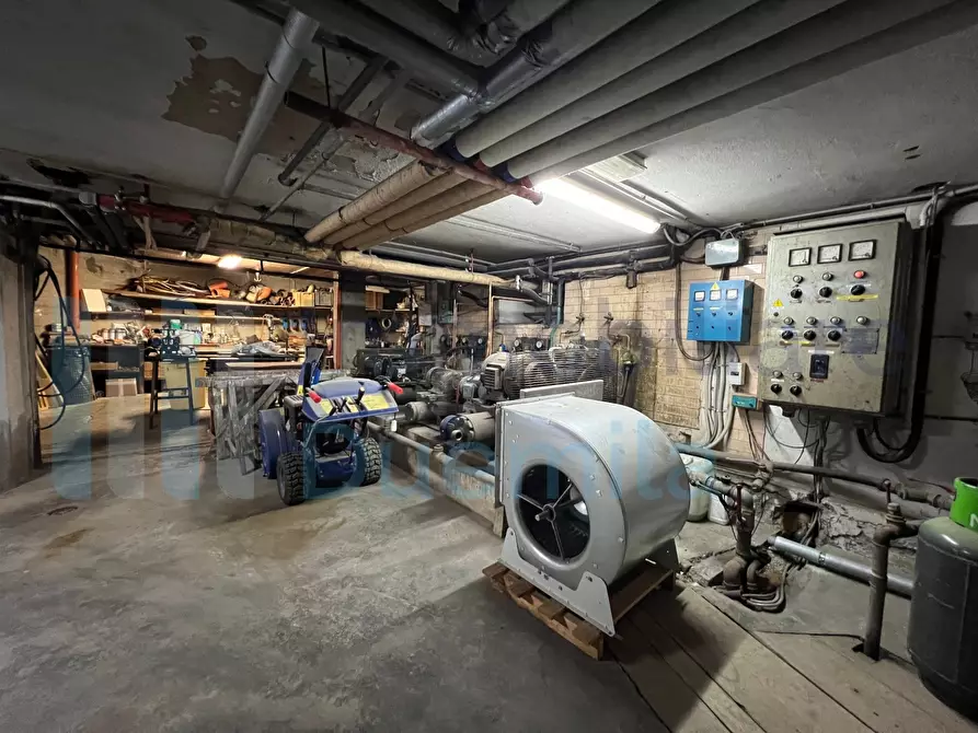 Immagine 75 di Attività artigianale in vendita  a Savignano Sul Panaro