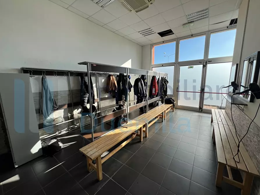 Immagine 28 di Locale commerciale in affitto  a Sant'agata Bolognese