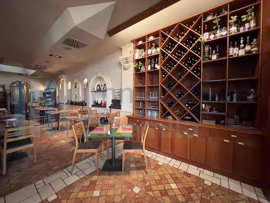 Immagine 11 di Bar / Ristorante in vendita  a Bologna