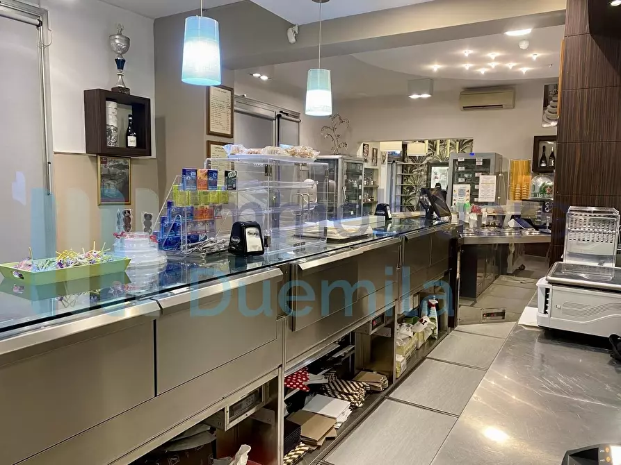 Immagine 10 di Bar / Ristorante in vendita  a Bologna