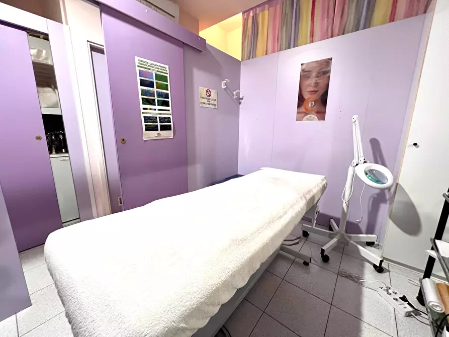 Immagine 8 di Attività artigianale in vendita  a Bologna