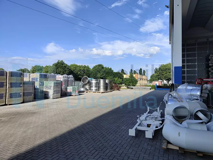 Immagine 35 di Attività artigianale in vendita  a San Cesario Sul Panaro