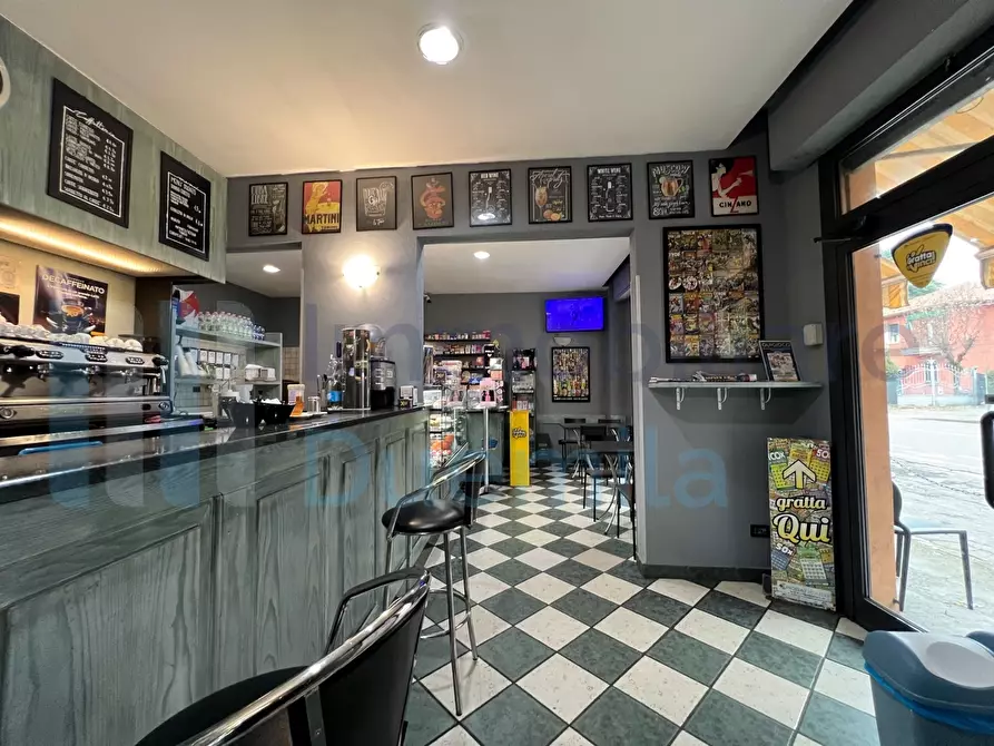 Immagine 3 di Tabaccheria in vendita  a Bologna