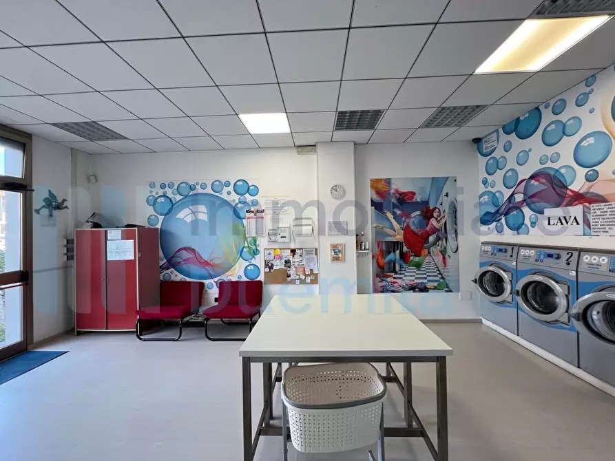 Immagine 19 di Attività artigianale in vendita  a Bologna