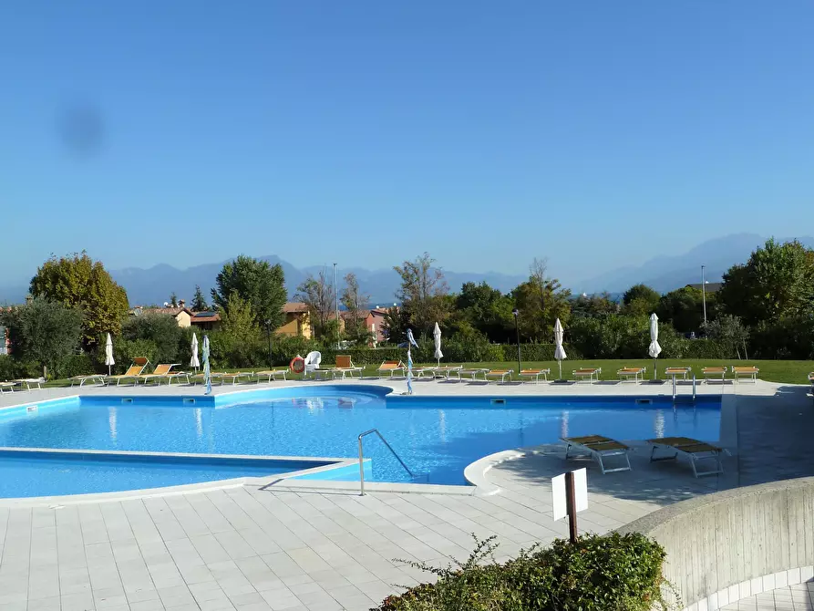 Immagine 16 di Bilocale in affitto  a Desenzano Del Garda