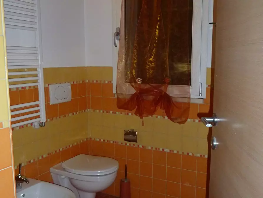 Immagine 6 di Mansarda in affitto  a Desenzano Del Garda