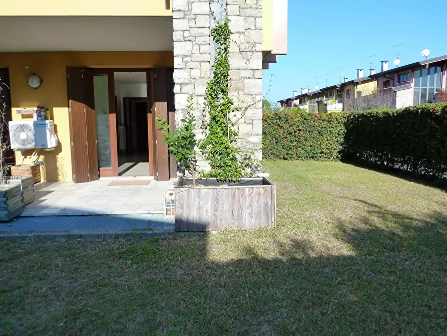 Immagine 13 di Bilocale in affitto  a Desenzano Del Garda