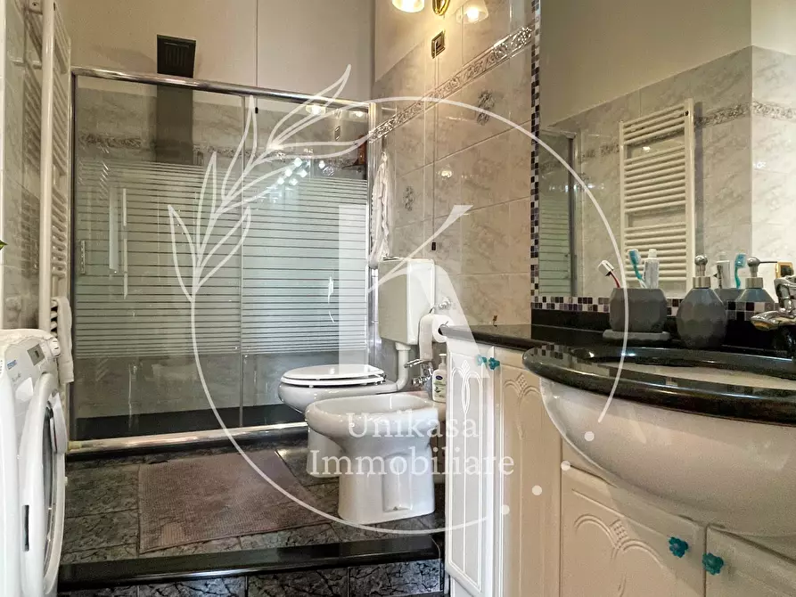 Immagine 11 di Quadrilocale in vendita  in Via Fiume 9 a Savona