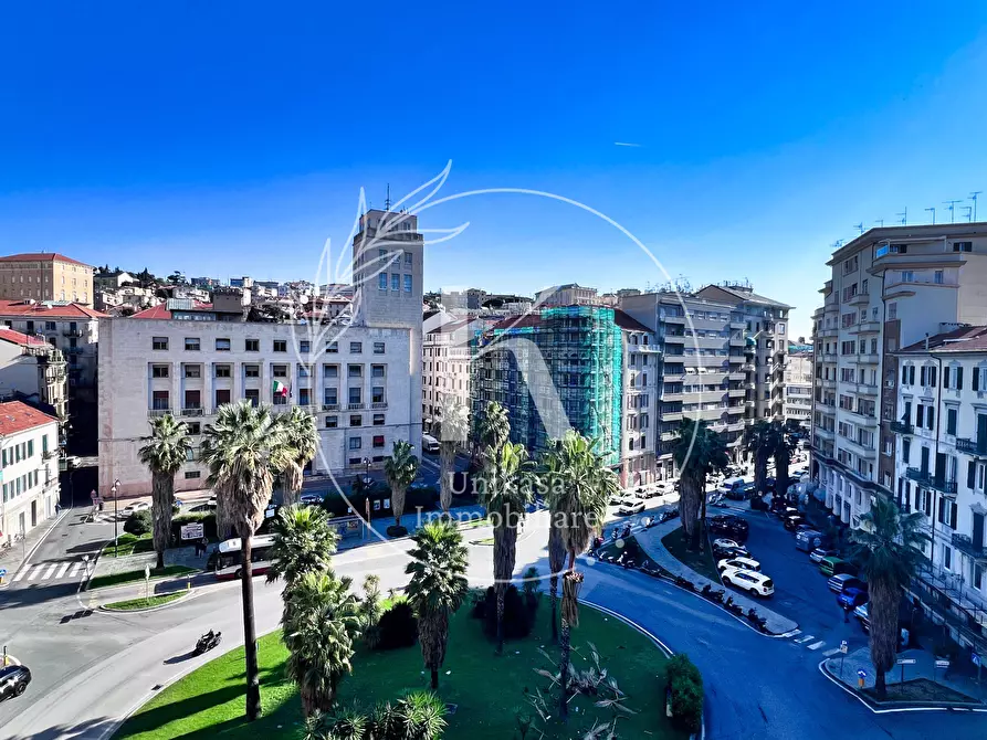 Immagine 7 di Pentalocale in vendita  in Piazza Aurelio Saffi a Savona