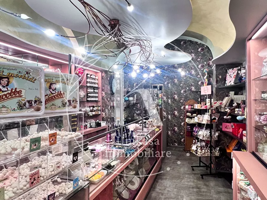 Immagine 12 di Locale commerciale in vendita  in Via Paolo Boselli 100 a Savona