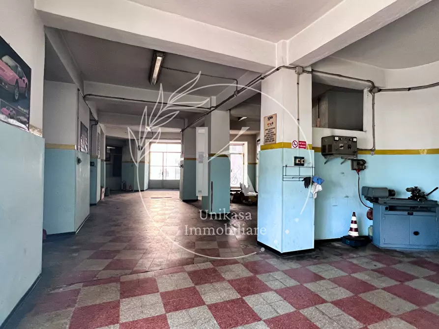 Immagine 8 di Locale commerciale in vendita  in Corso Vittorio Veneto a Savona