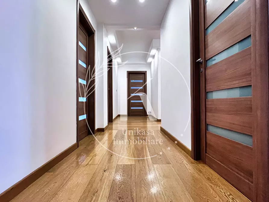 Immagine 29 di Pentalocale in vendita  in Piazza Aurelio Saffi a Savona