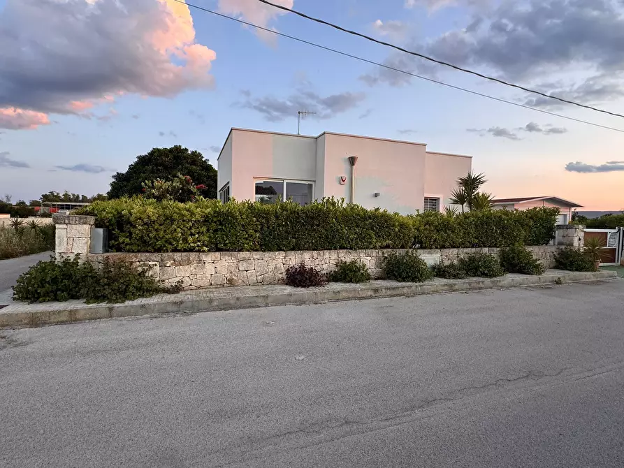 Immagine 4 di Villa in vendita  in diana marina a Ostuni