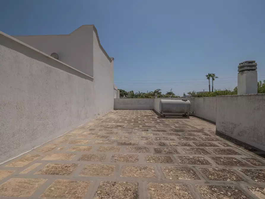 Immagine 43 di Villa in vendita  in Via del Procaccia 19 a Ostuni