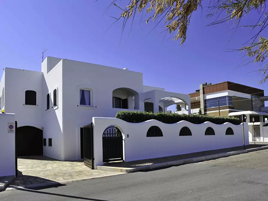 Immagine 28 di Villa in vendita  a Carovigno