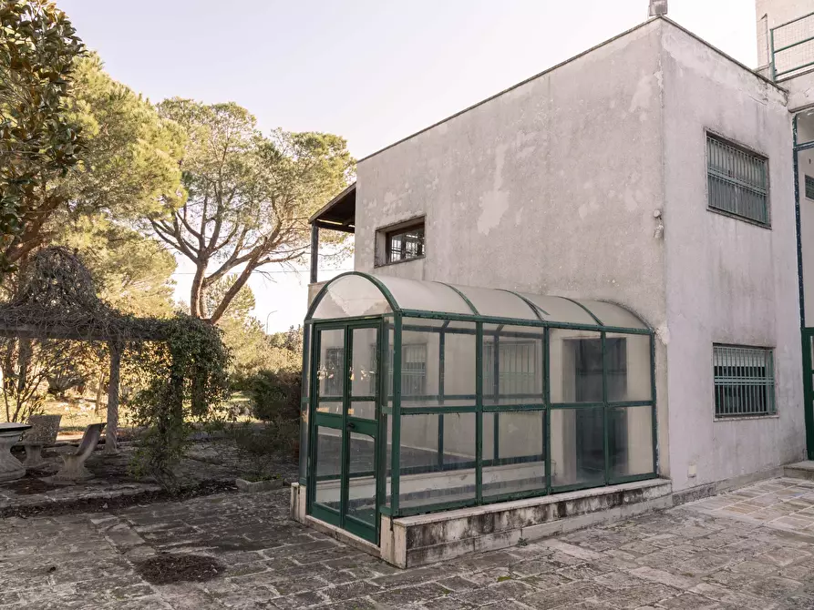 Immagine 2 di Villa in vendita  11 a Ostuni