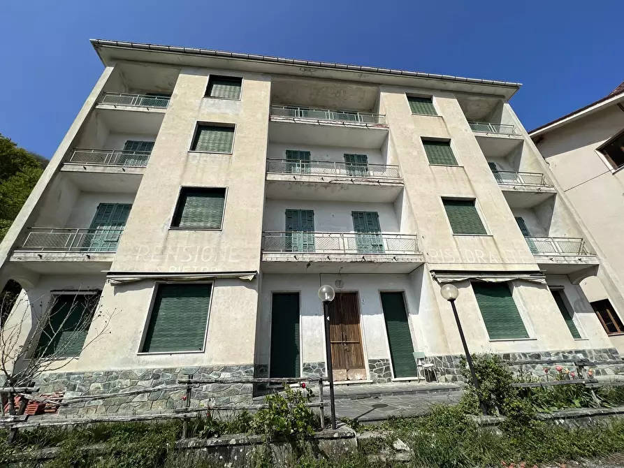 Immagine 2 di Palazzo in vendita  a Urbe