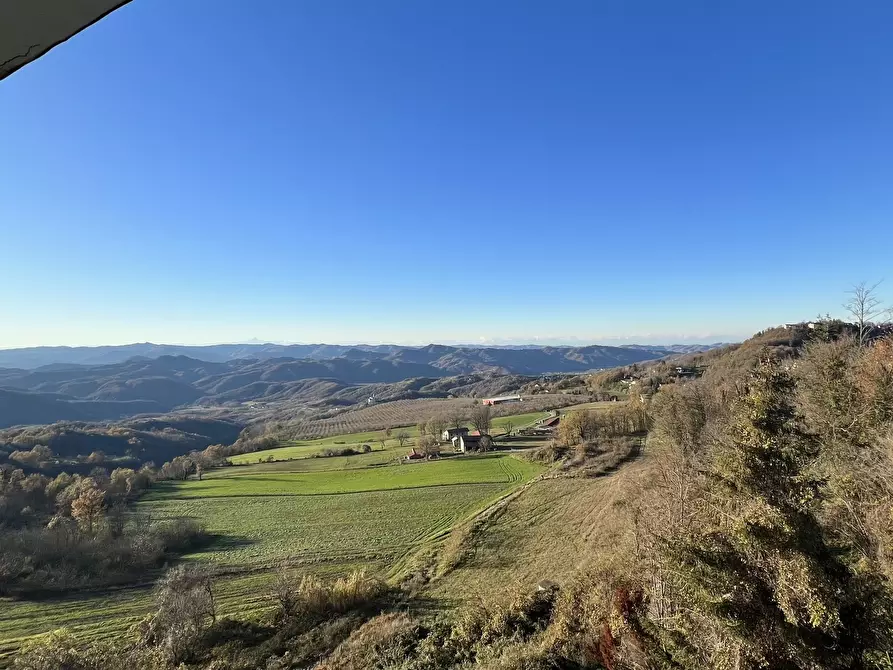 Immagine 2 di Palazzo in vendita  in Regione Chiapino 29 a Ponzone