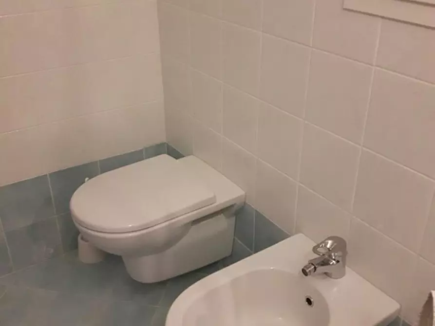 Immagine 10 di Appartamento in vendita  in via Carlina 9/8 a Urbe