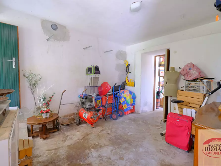 Immagine 36 di Villa in vendita  a Pareto