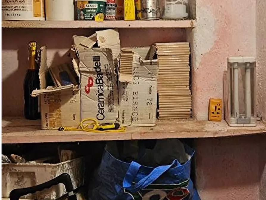 Immagine 5 di Magazzino in vendita  in Viale Carlo Canepa 10 a Genova