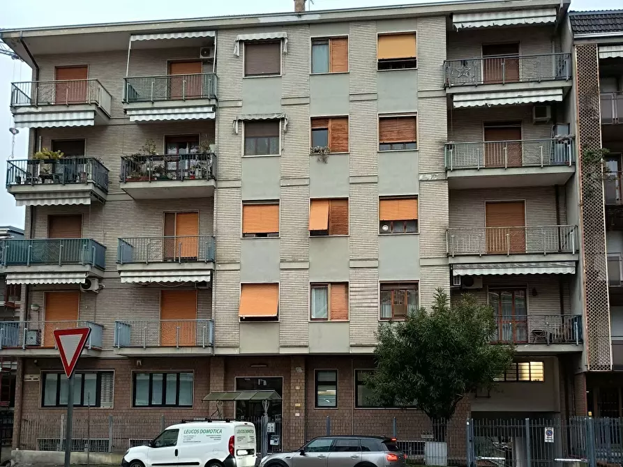 Immagine 1 di Pentalocale in vendita  in Viale Alessandro Manzoni 17 a Valenza