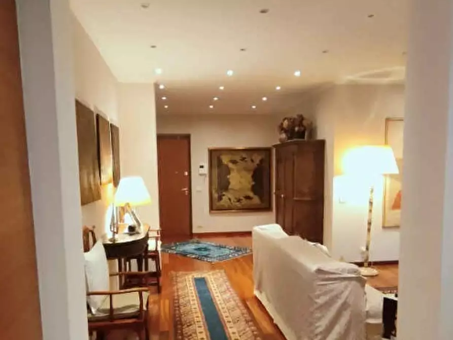 Immagine 4 di Pentalocale in vendita  in Via Paolo Giacometti 10 a Genova