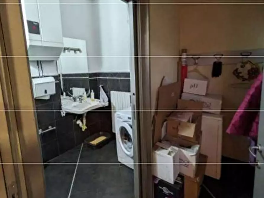 Immagine 7 di Locale commerciale in vendita  in Strada Comunale 32 a Alessandria