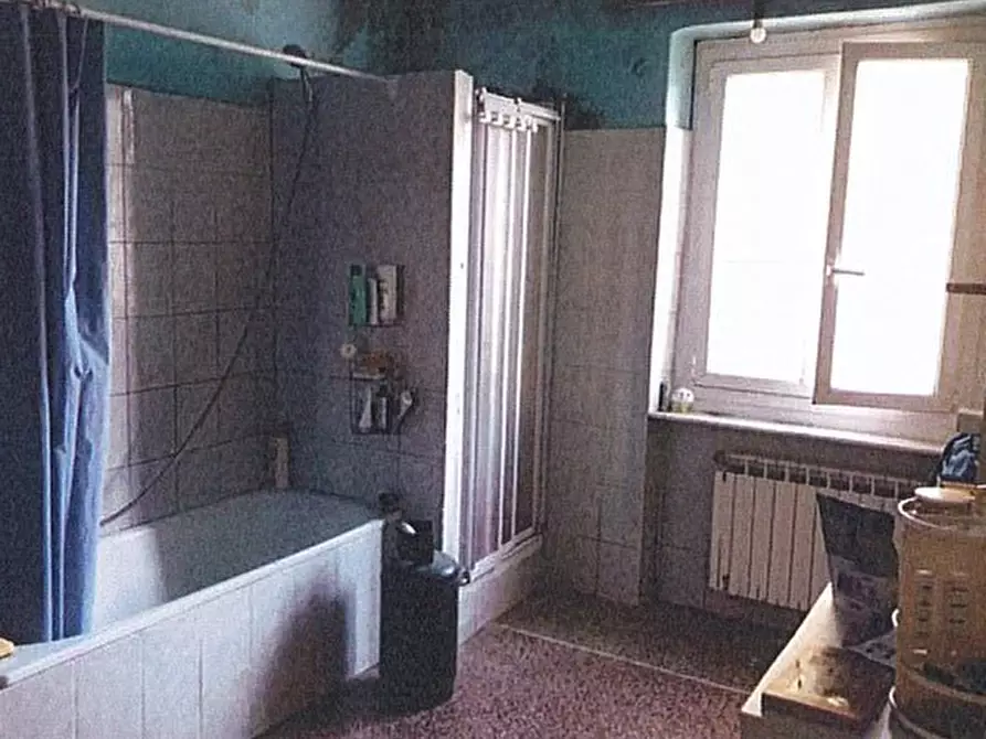 Immagine 8 di Pentalocale in vendita  in Via Pino di Murta 9 a Genova