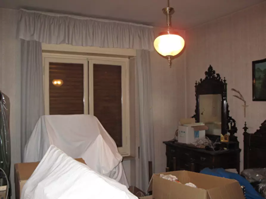 Immagine 3 di Pentalocale in vendita  in Via Fratelli Canepa 48B a Serra Riccò