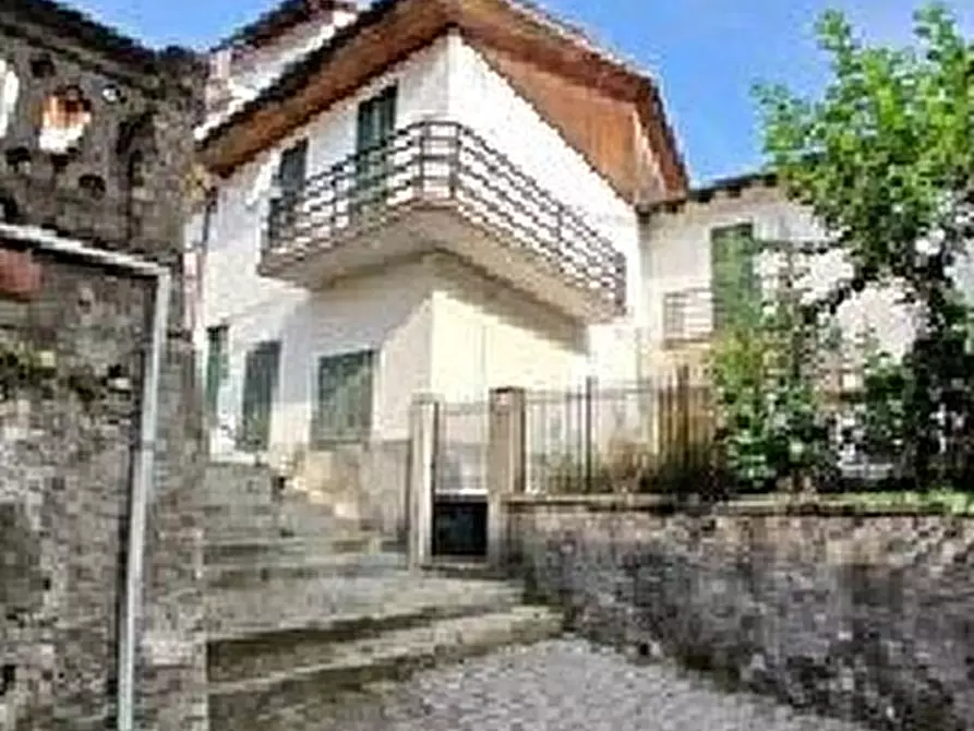 Immagine 1 di Pentalocale in vendita  in Via al Castello 12 a Calizzano