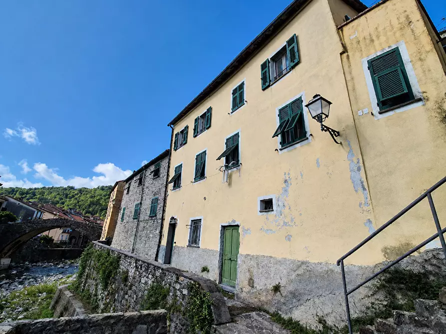 Immagine 1 di Trilocale in vendita  in Via Gresino 28 a Varese Ligure