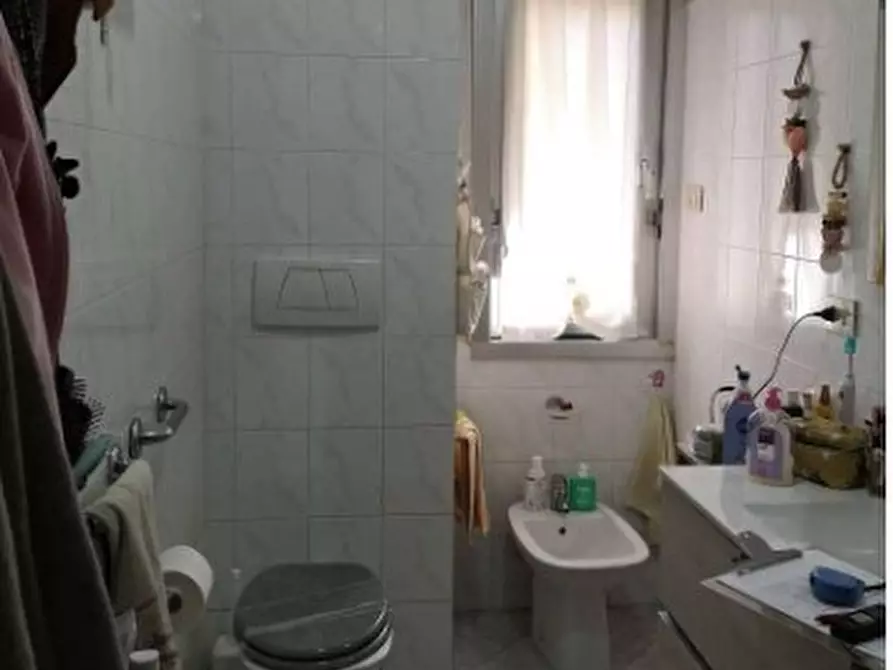 Immagine 8 di Pentalocale in vendita  in Via Zuccarello 85 a Genova