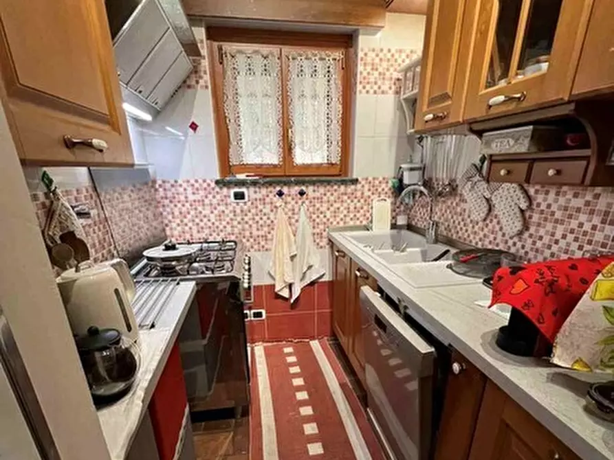 Immagine 3 di Pentalocale in vendita  in Via Monte Cristallo 8 a Torino