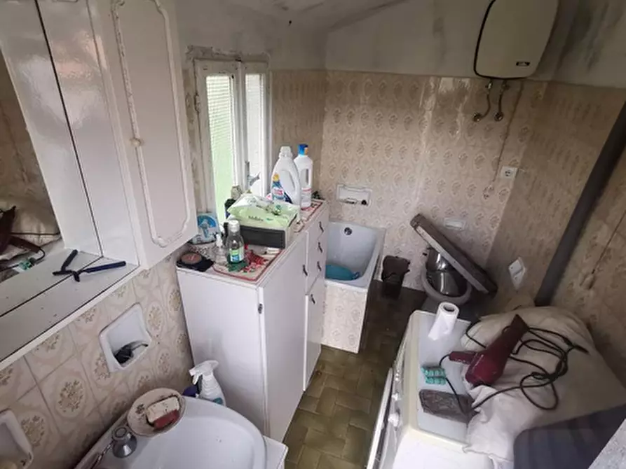 Immagine 7 di Trilocale in vendita  in Frazione Teviggio 14 a Varese Ligure