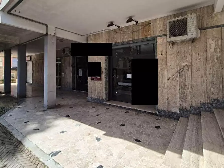 Immagine 7 di Locale commerciale in vendita  in Via dei Gazzi 51 a Loano