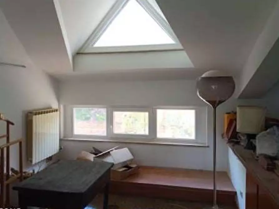 Immagine 4 di Pentalocale in vendita  in Viale Giacomo Leopardi 2 a Camerino