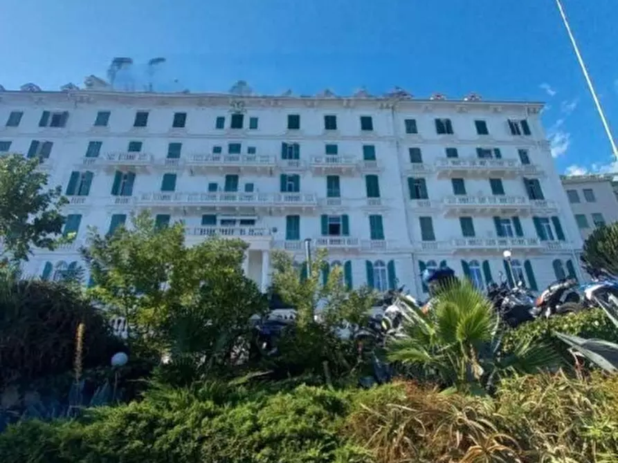 Immagine 1 di Albergo/B&B/Residence in vendita  in Salita Grand Albergo 8 a San Remo